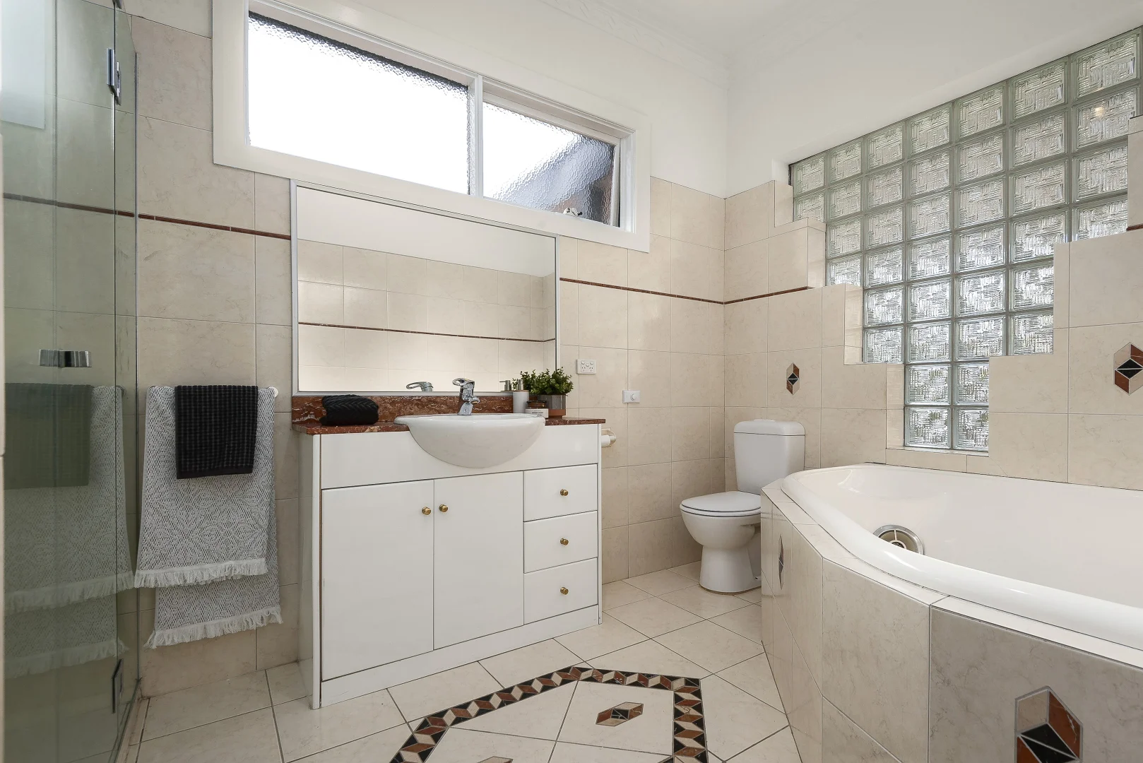 Additional image 10 of 3 Noble Avenue, Strathmore VIC 3041