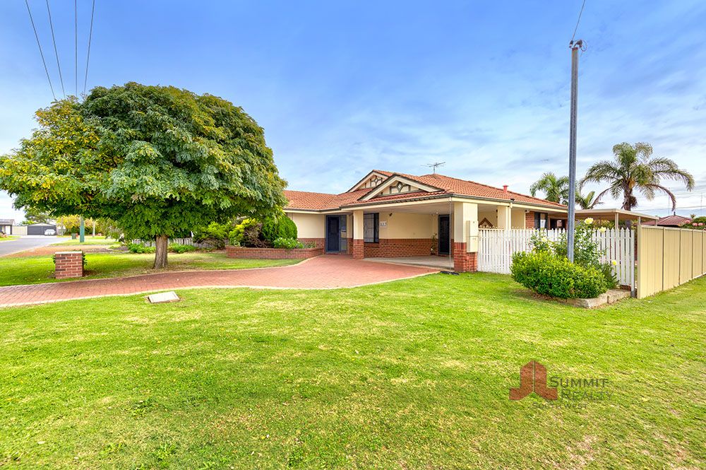 4 bedrooms House in 8 Dalhousie Street CAREY PARK WA, 6230