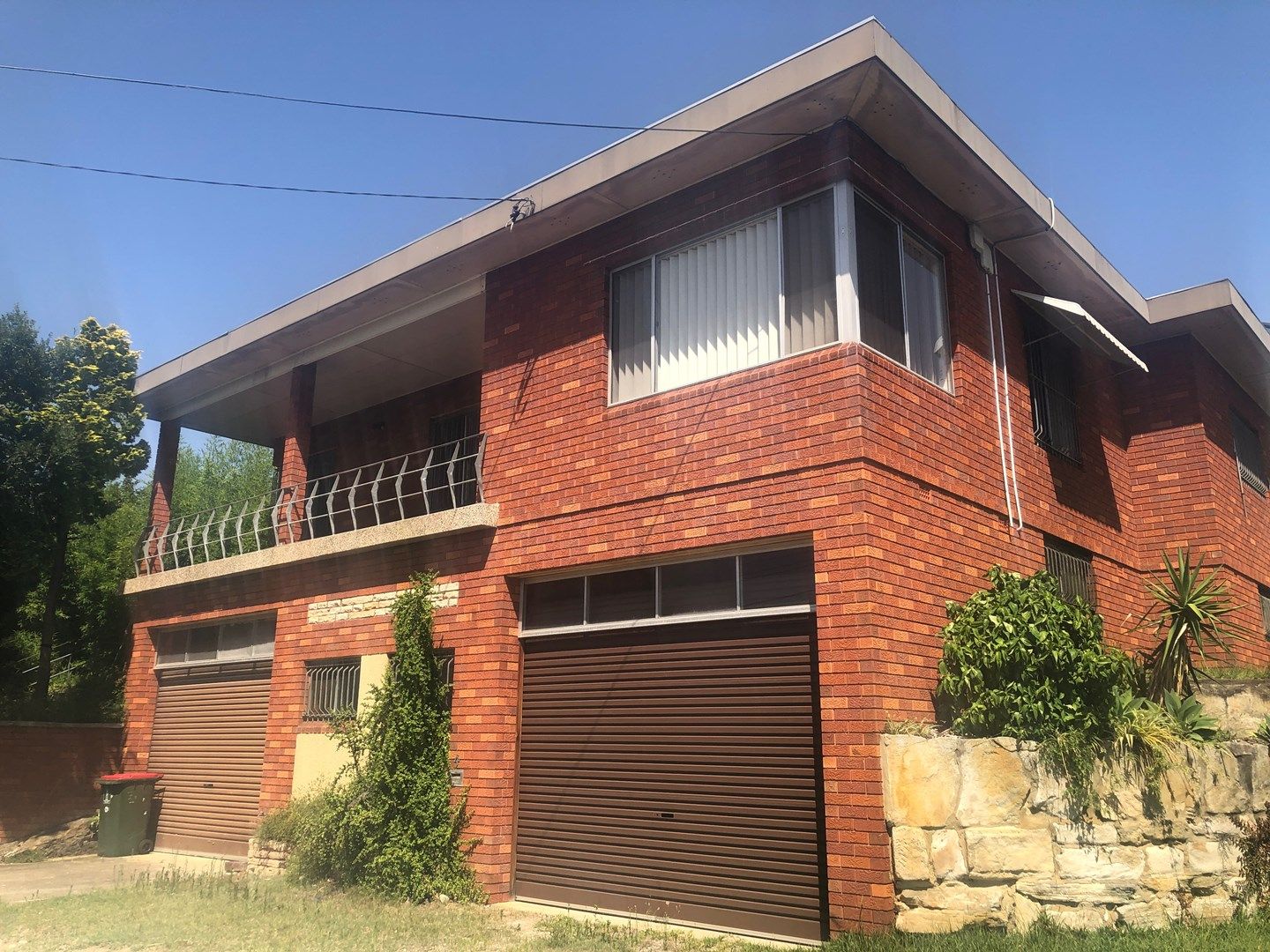 3 bedrooms House in 4 Lapis Crescent BARDWELL VALLEY NSW, 2207