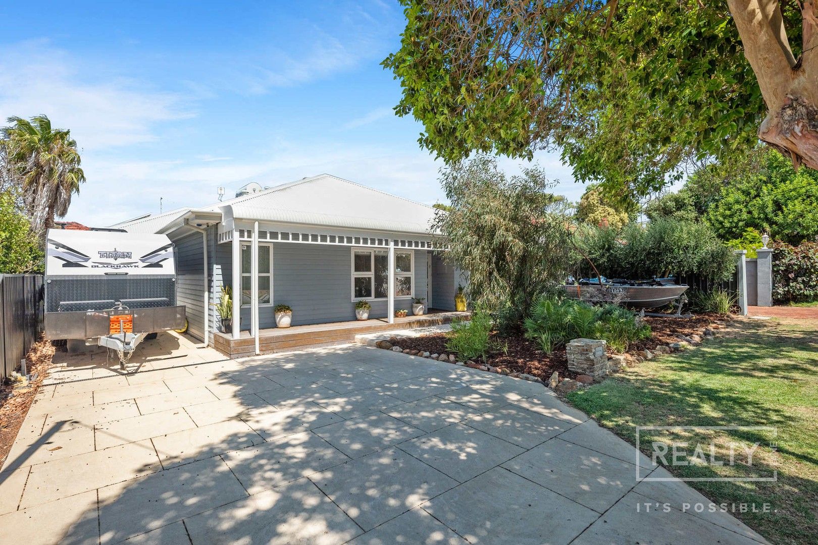 5 bedrooms House in 25 Arnott Street NORTH BEACH WA, 6020