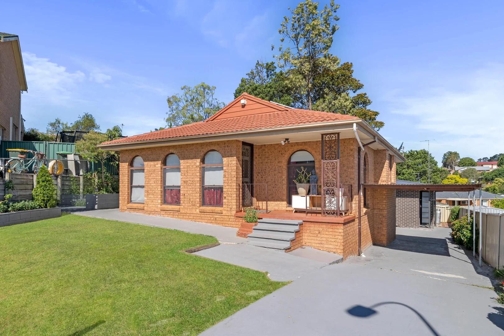 Primary image of 30 Thompson Place, Minto NSW 2566