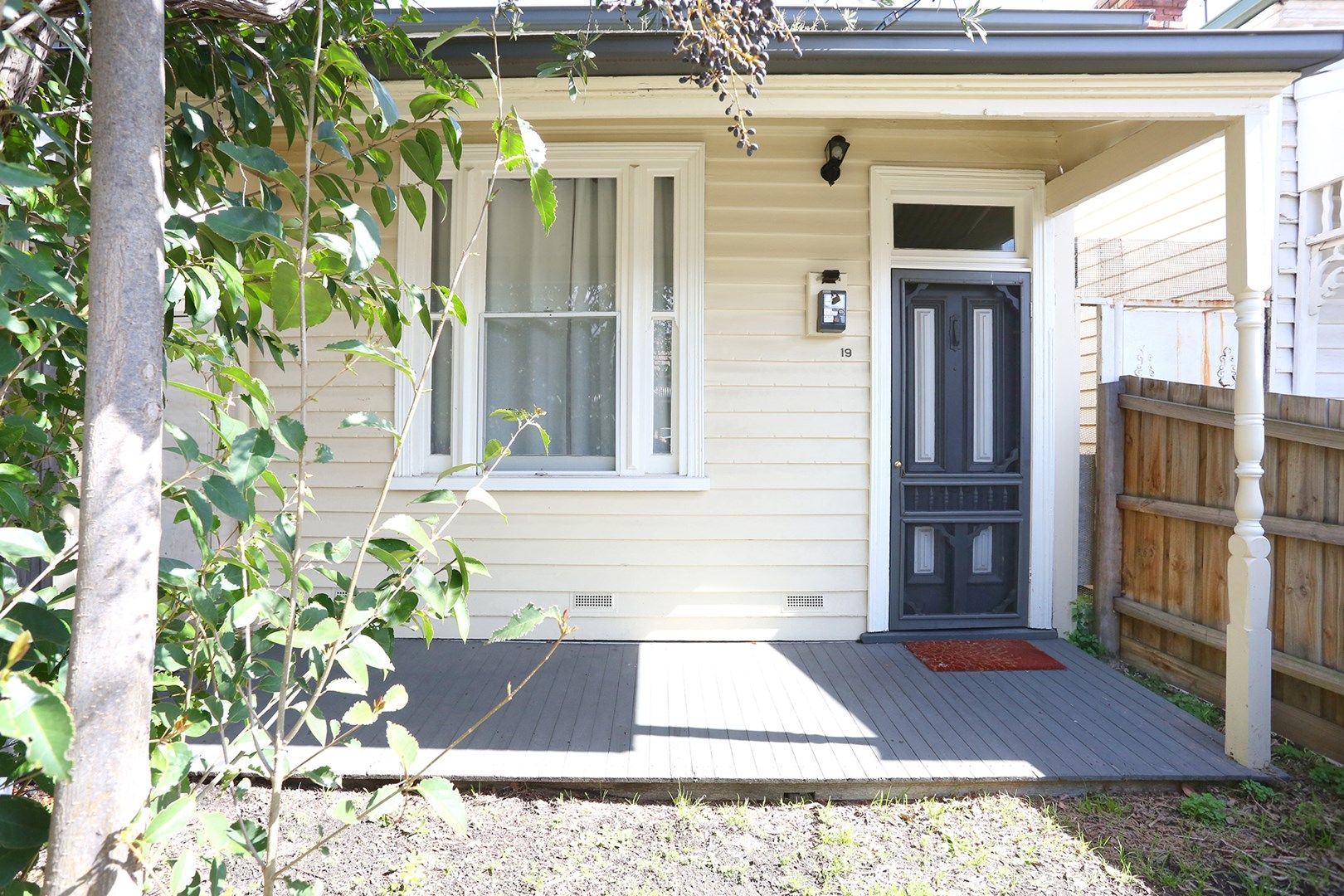 2 bedrooms House in 19 Latham Street NORTHCOTE VIC, 3070