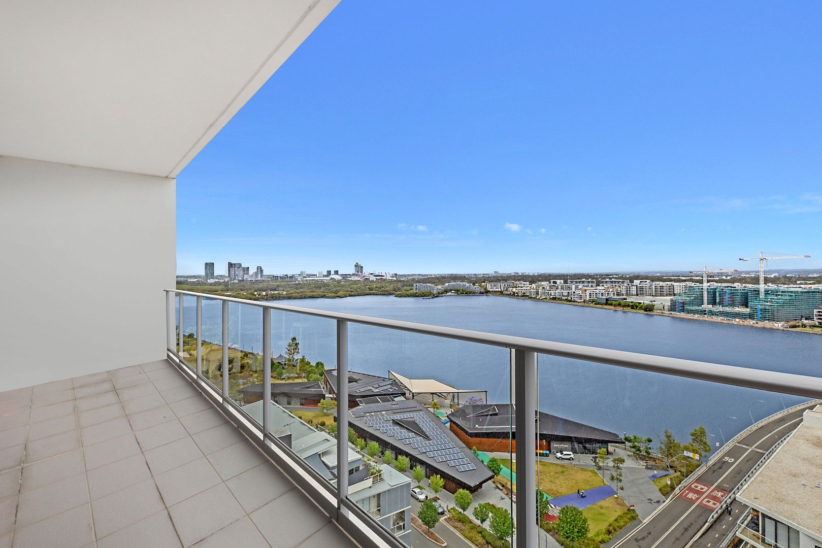 1 bedrooms Apartment / Unit / Flat in 1402/43 Shoreline Drive RHODES NSW, 2138