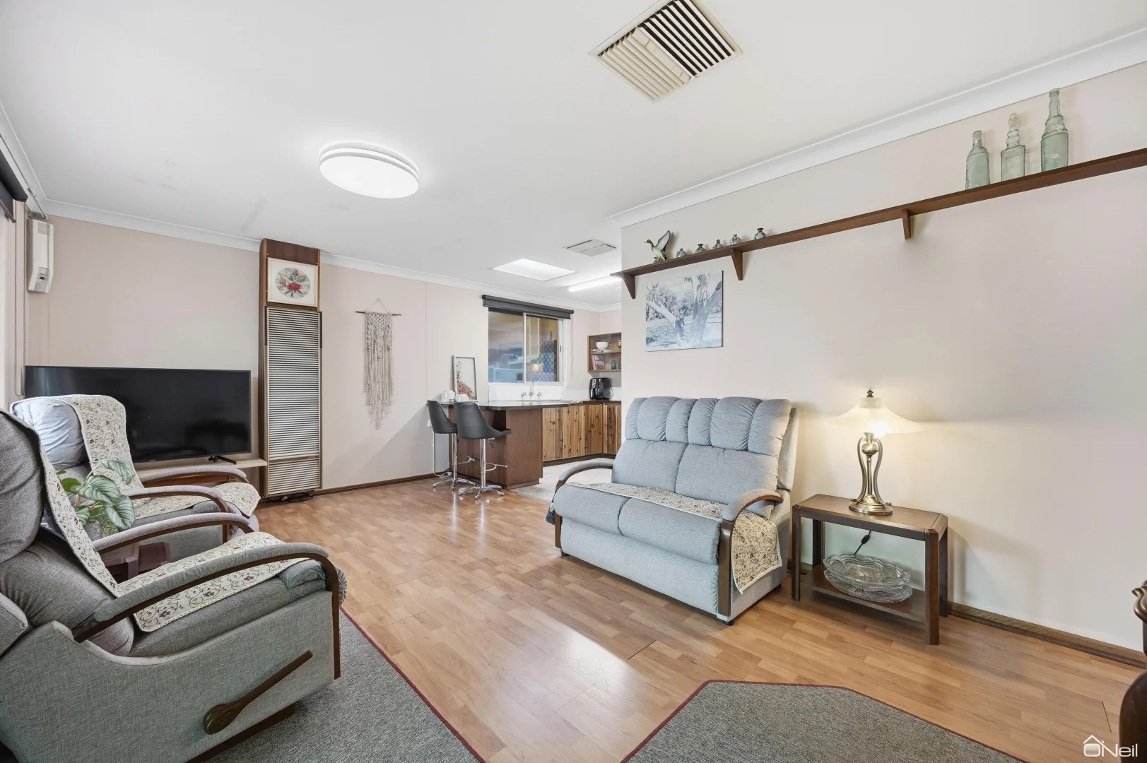 Additional image 3 of 32 Redtingle Road, Camillo WA 6111