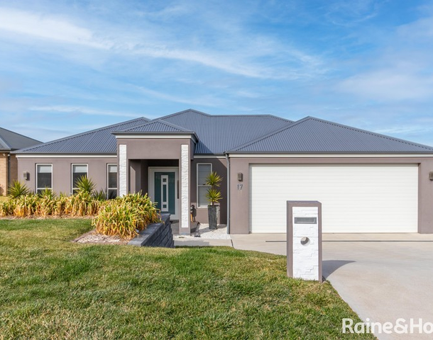 17 Graham Drive, Kelso NSW 2795