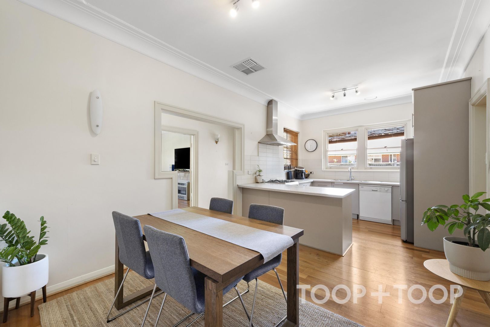 16 Roslind Street, Kensington Gardens SA 5068, Image 2