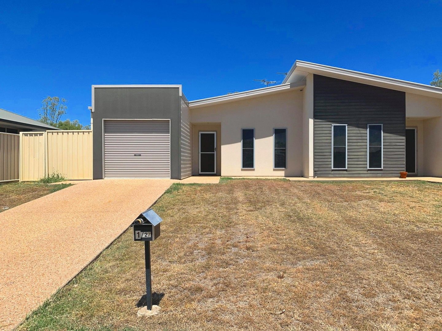 1/27 Blue Gums Drive, Emerald QLD 4720, Image 0