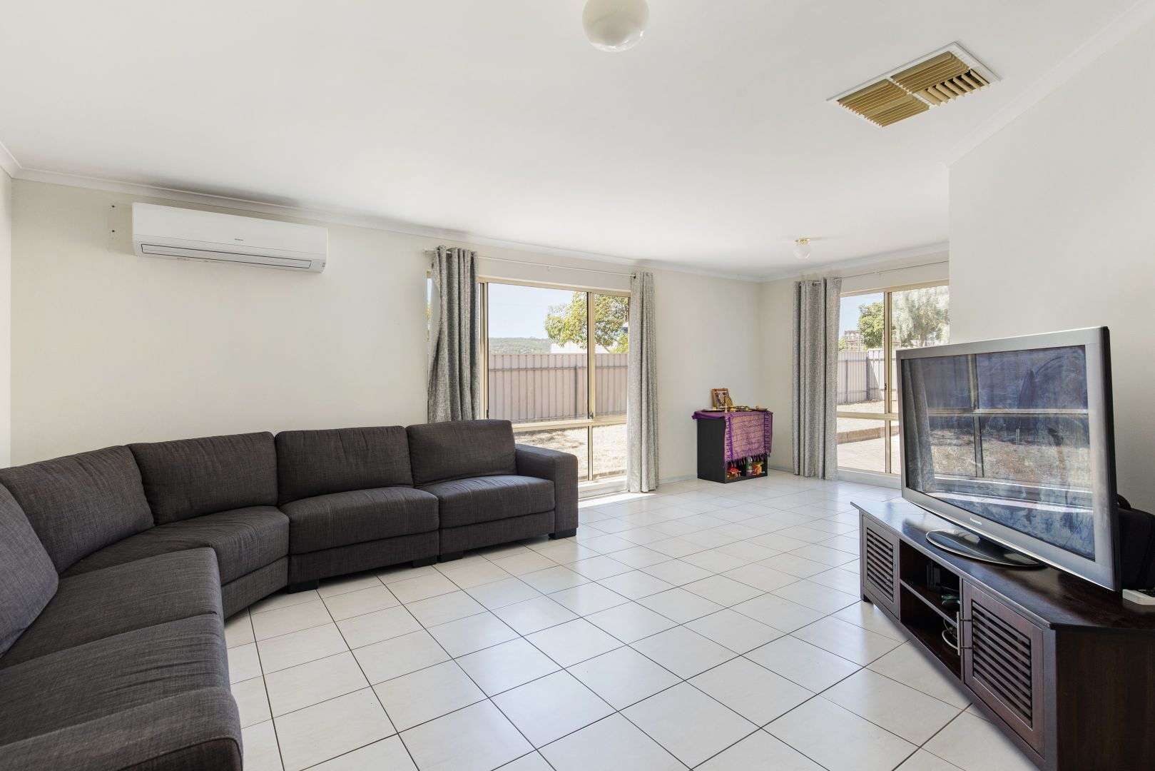 2 Kensington Street, Clovelly Park SA 5042, Image 1