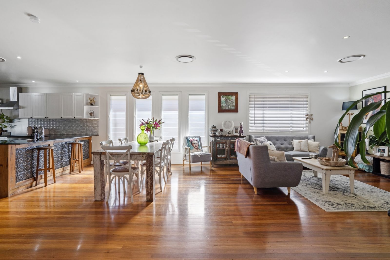 4 bedrooms House in 114 Muir Street LABRADOR QLD, 4215