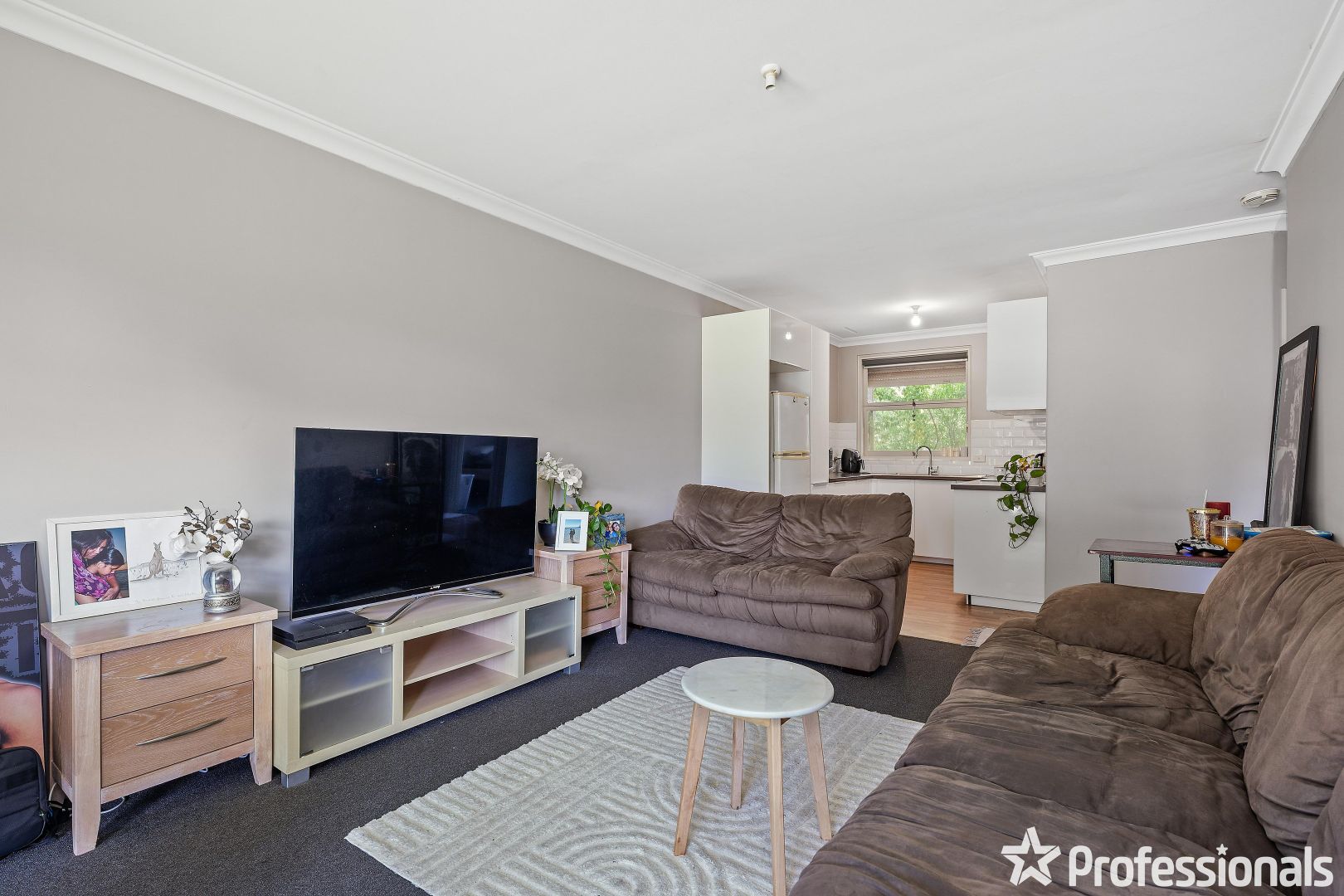 8b Thomas Street, Armadale WA 6112, Image 2