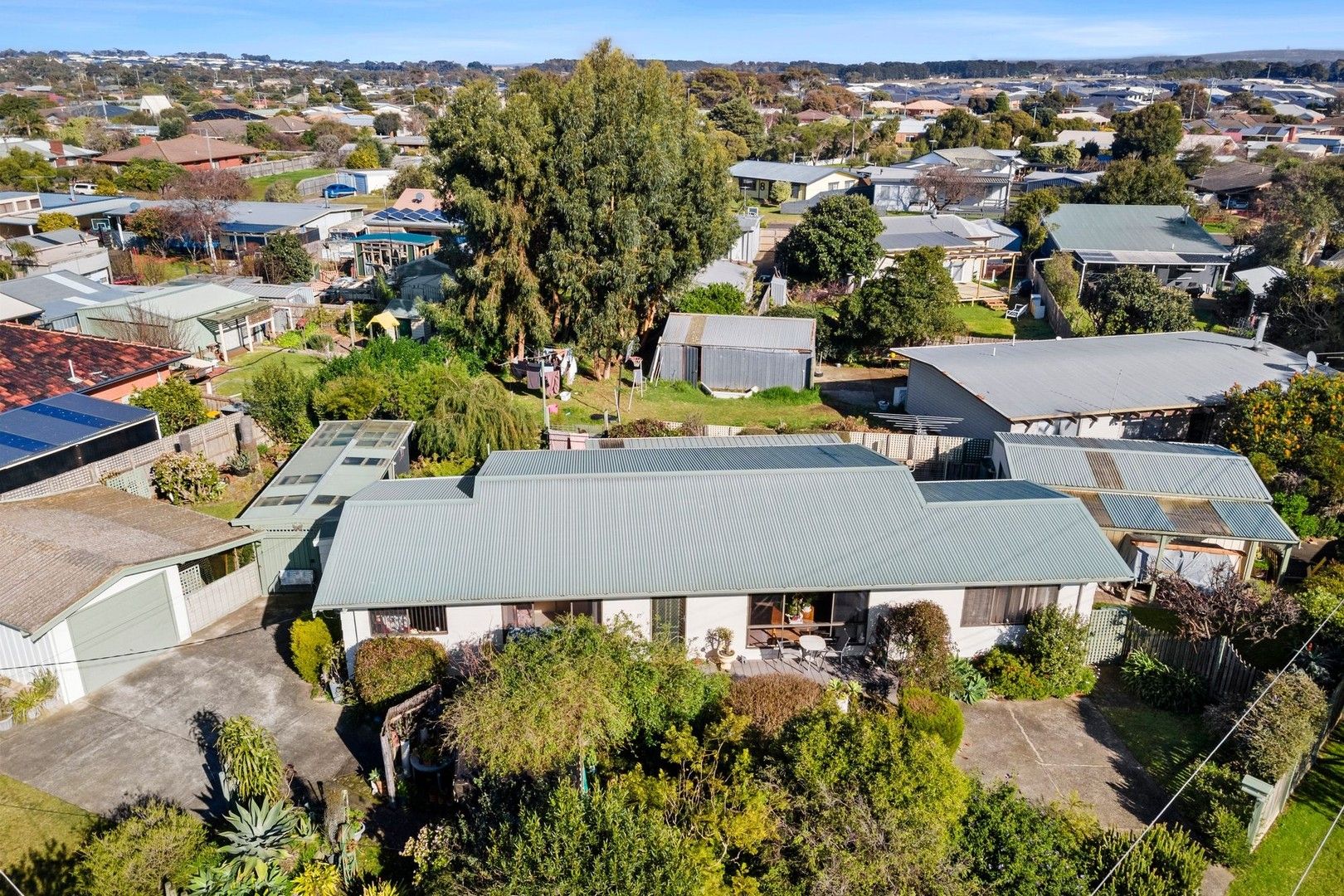 3 bedrooms House in 24 Doongara Avenue ST LEONARDS VIC, 3223