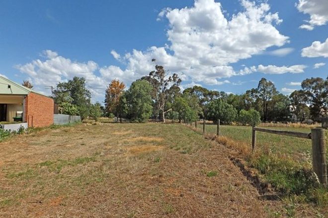 Picture of 14 Palmer Crescent, MERRIGUM VIC 3618