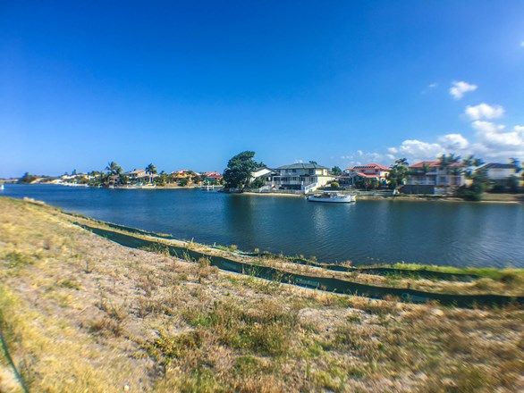 Picture of 70 Lakeview Boulevard, MERMAID WATERS QLD 4218