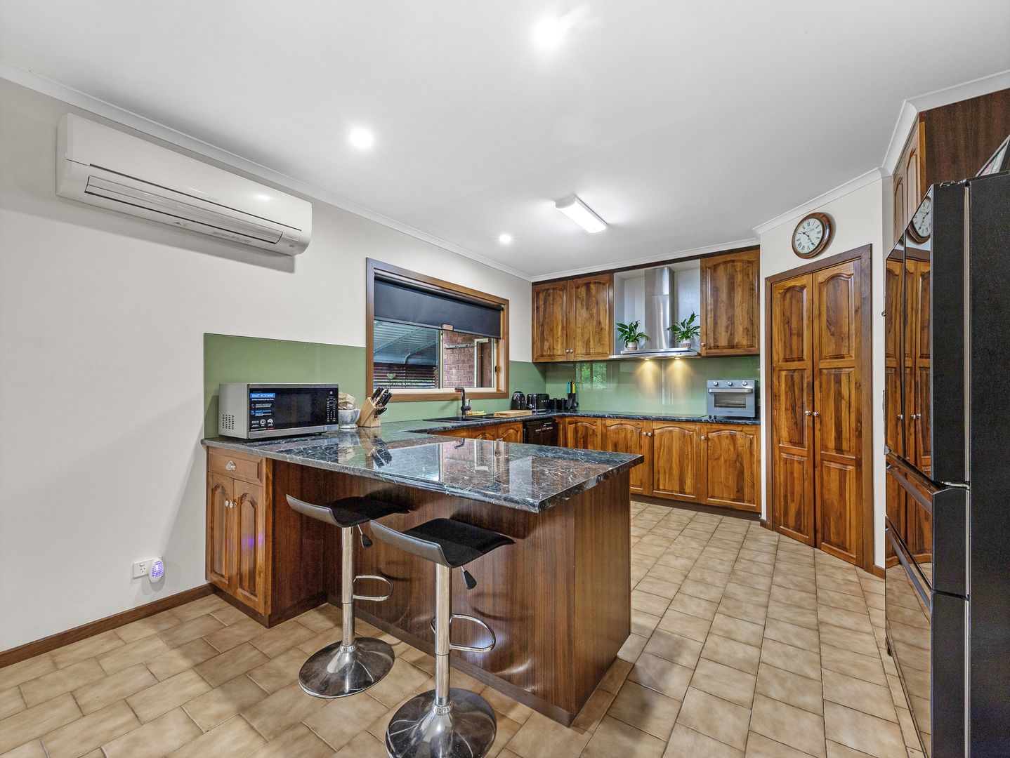 44 Simpson Street, Oxley VIC 3678, Image 1