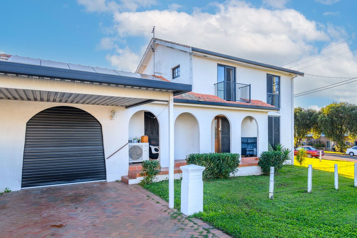 4 bedrooms House in 1 Burnett Street CESSNOCK NSW, 2325