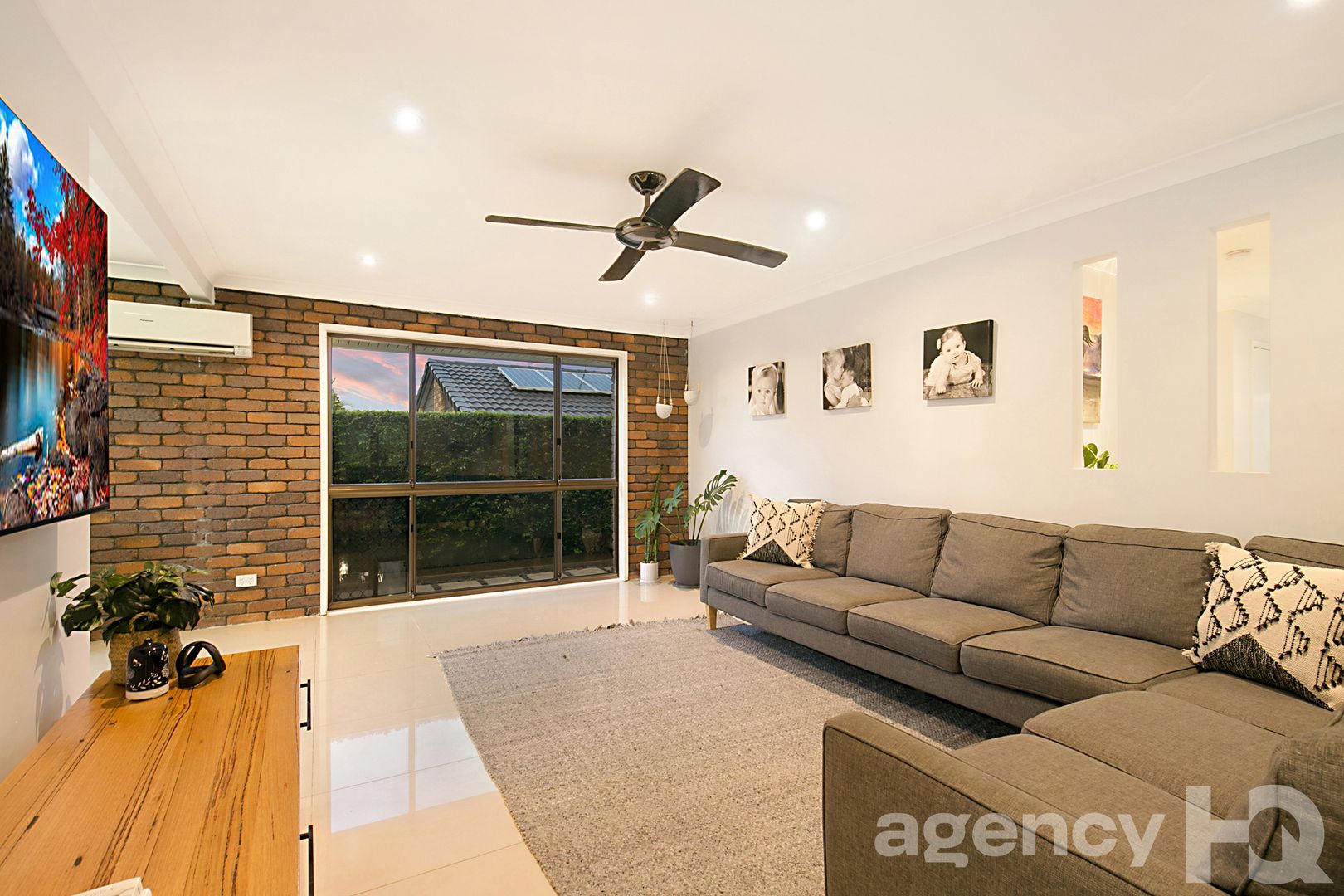 11 Distin Court, Hillcrest QLD 4118, Image 2