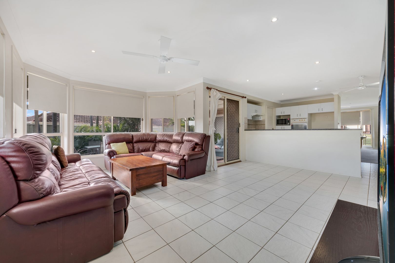 26 Withnell Crescent, St Helens Park NSW 2560, Image 2