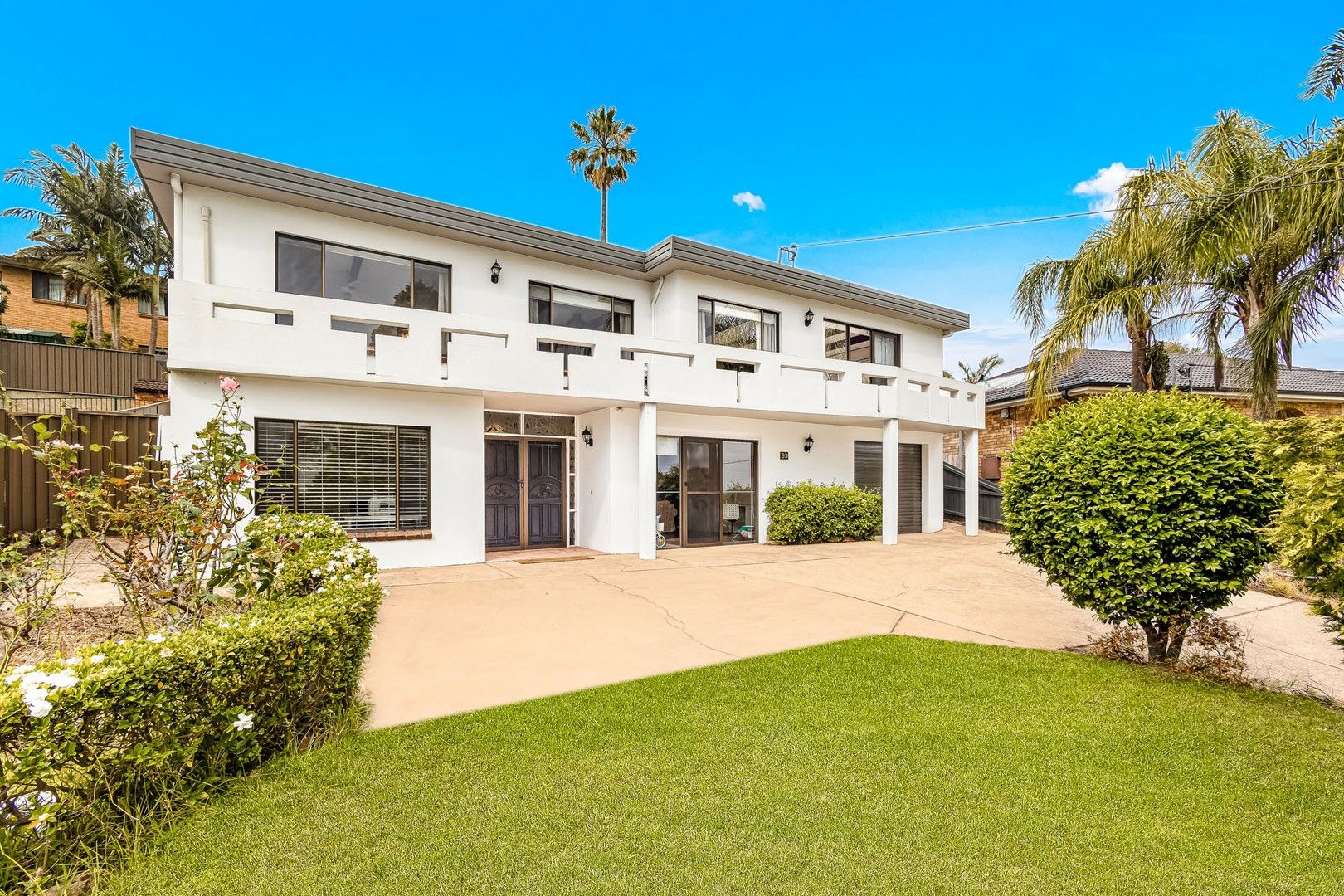 4 bedrooms House in 99 Tamboura Avenue BAULKHAM HILLS NSW, 2153