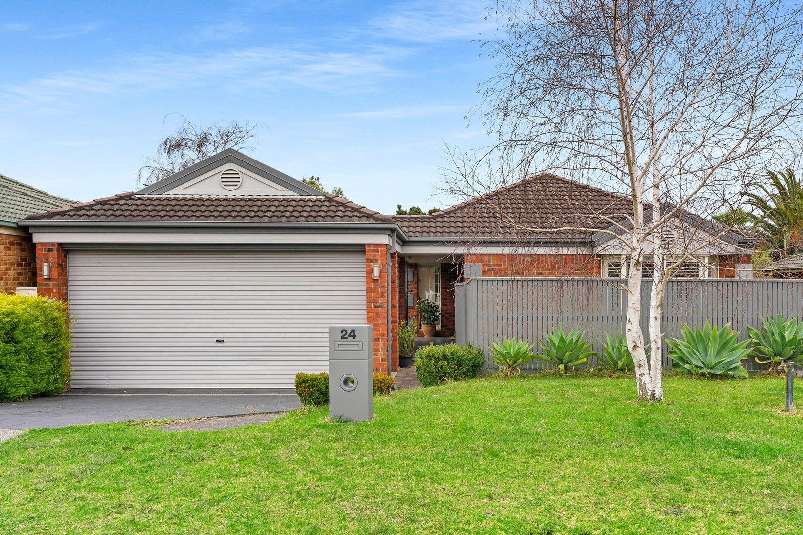 3 bedrooms House in 24 Parkside Crescent MORNINGTON VIC, 3931