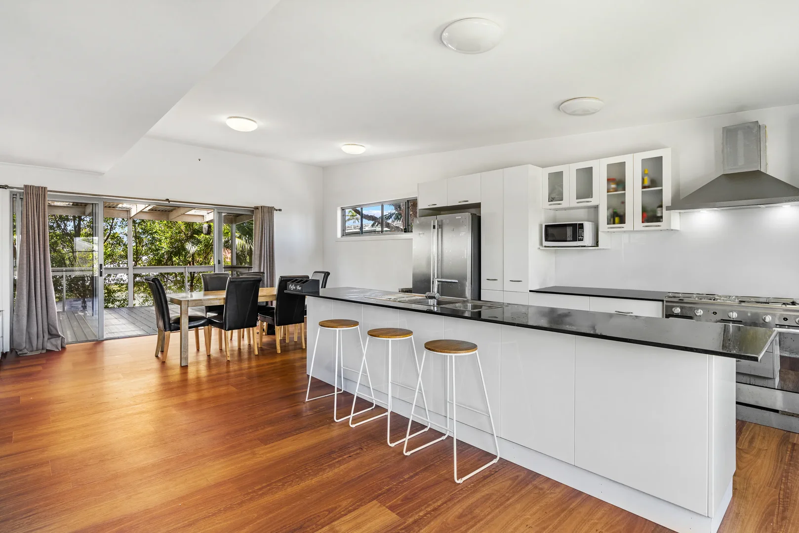 Additional image 2 of 3 Fourth Avenue, Labrador QLD 4215