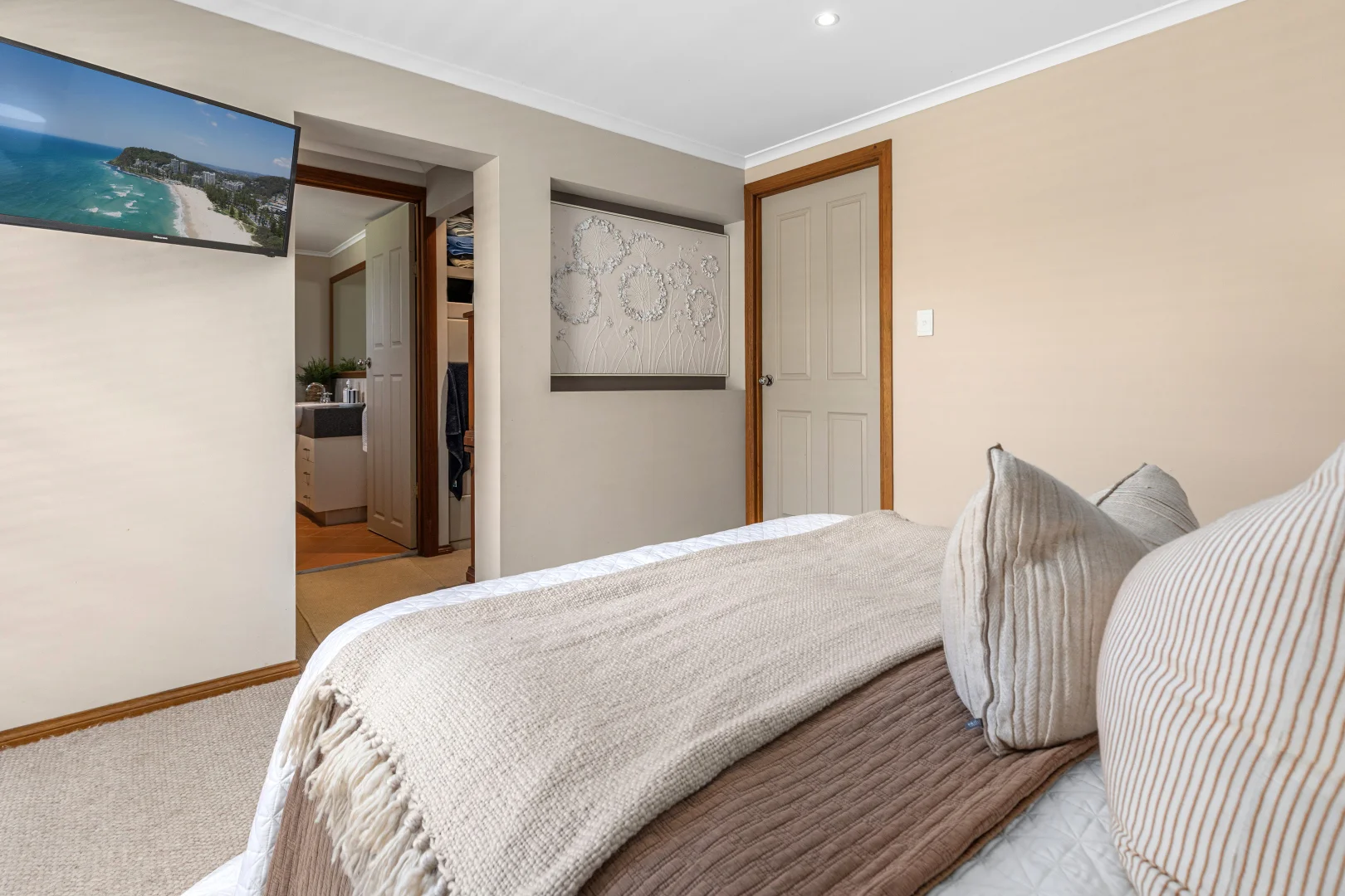 Additional image 12 of 6 Maitland Street, Burleigh Waters QLD 4220