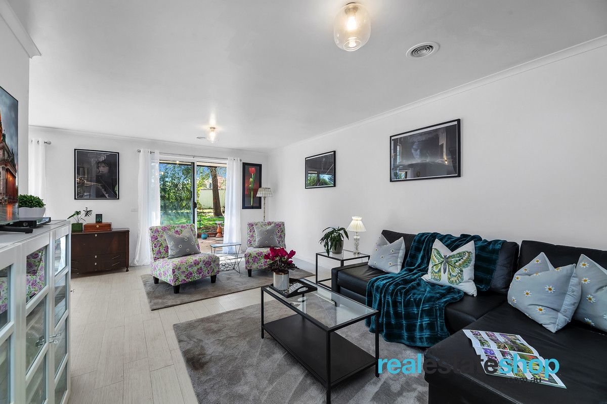 7 Craig Place, Florey ACT 2615, Image 2