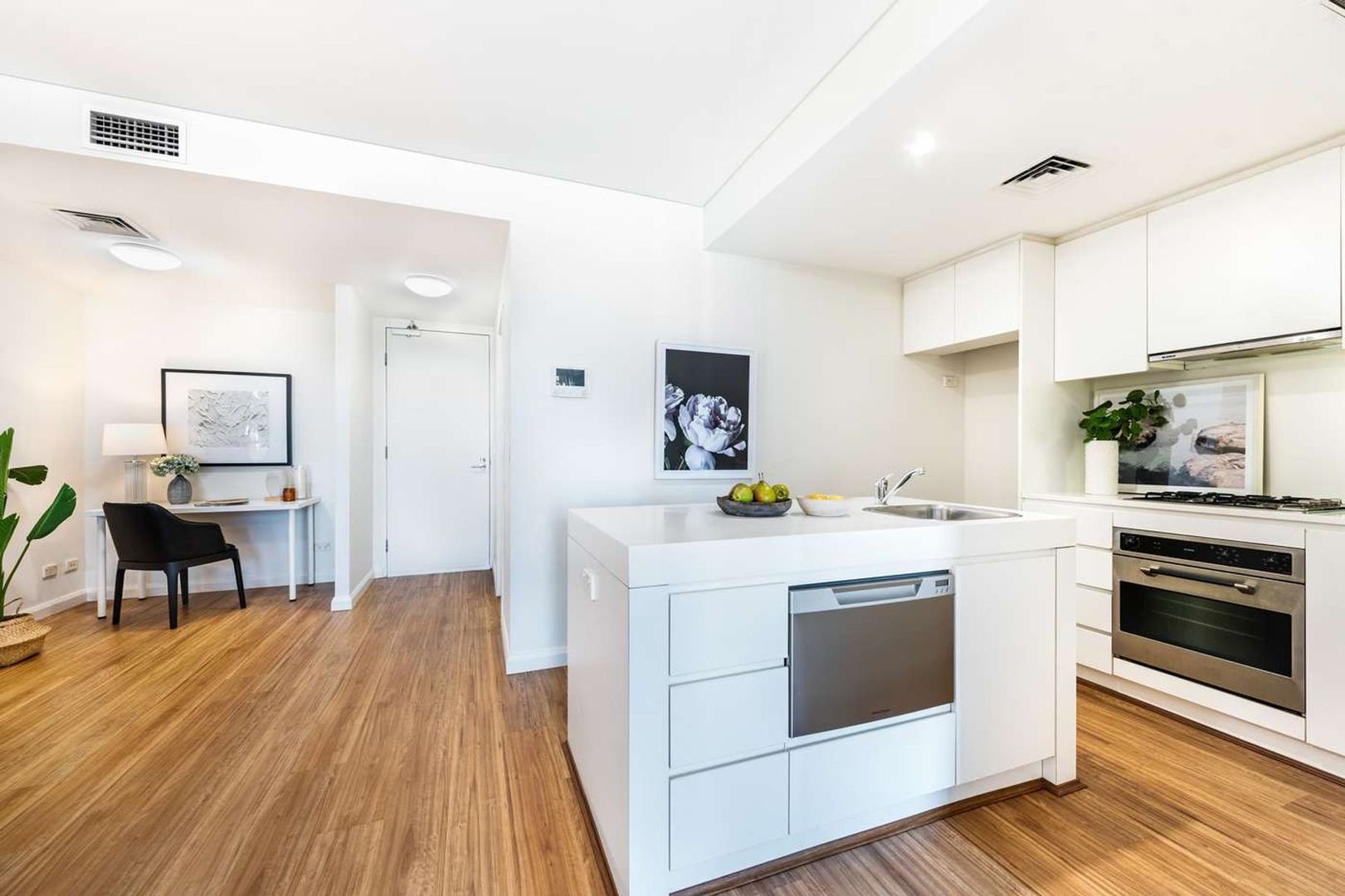 Sydney NSW 2000 - 1 bed apartment for Rent, 415 - 17353574 | Domain