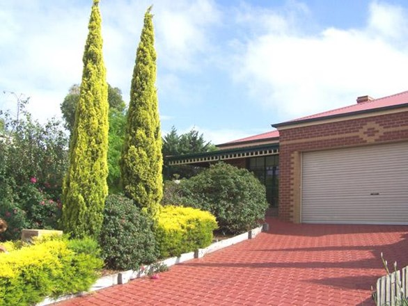 4 Strachen Court, Sunbury VIC 3429