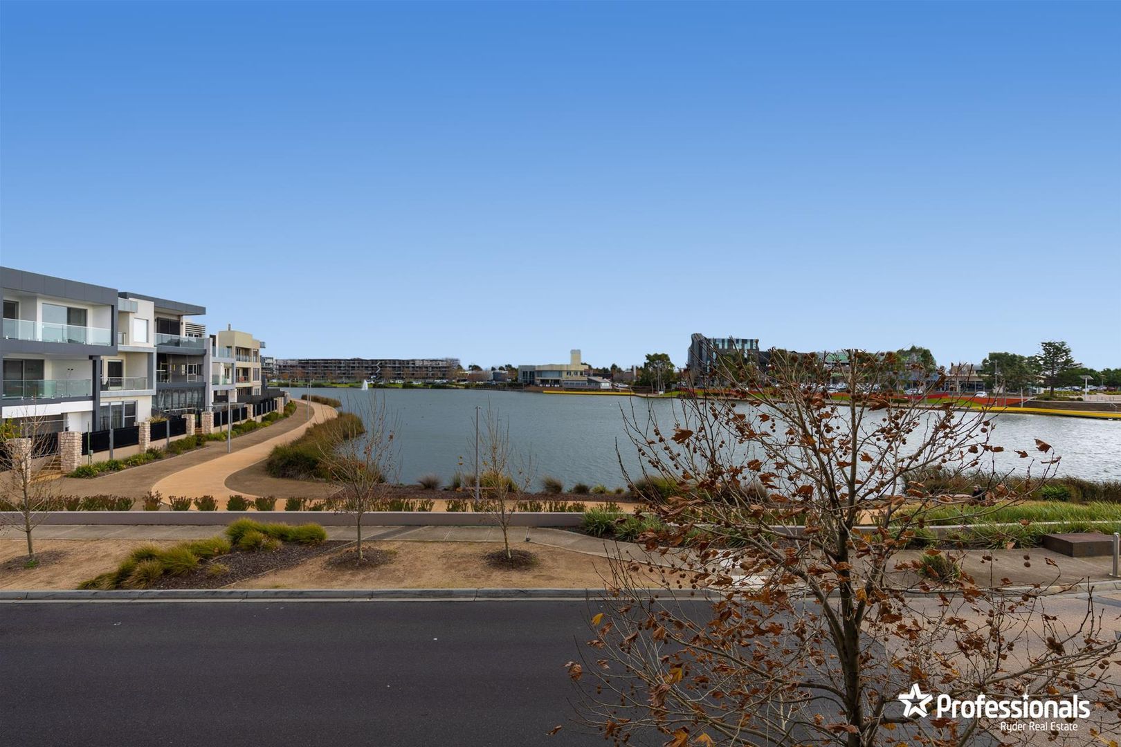 5/76 The Esplanade, Caroline Springs VIC 3023, Image 2