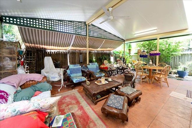 Picture of 2/36 Mimosa Street, HOLLOWAYS BEACH QLD 4878
