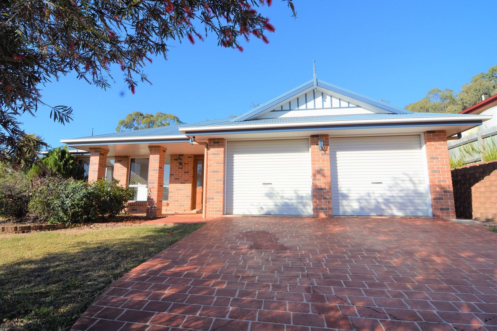 4 bedrooms House in 13 Harrison Court DARLING HEIGHTS QLD, 4350