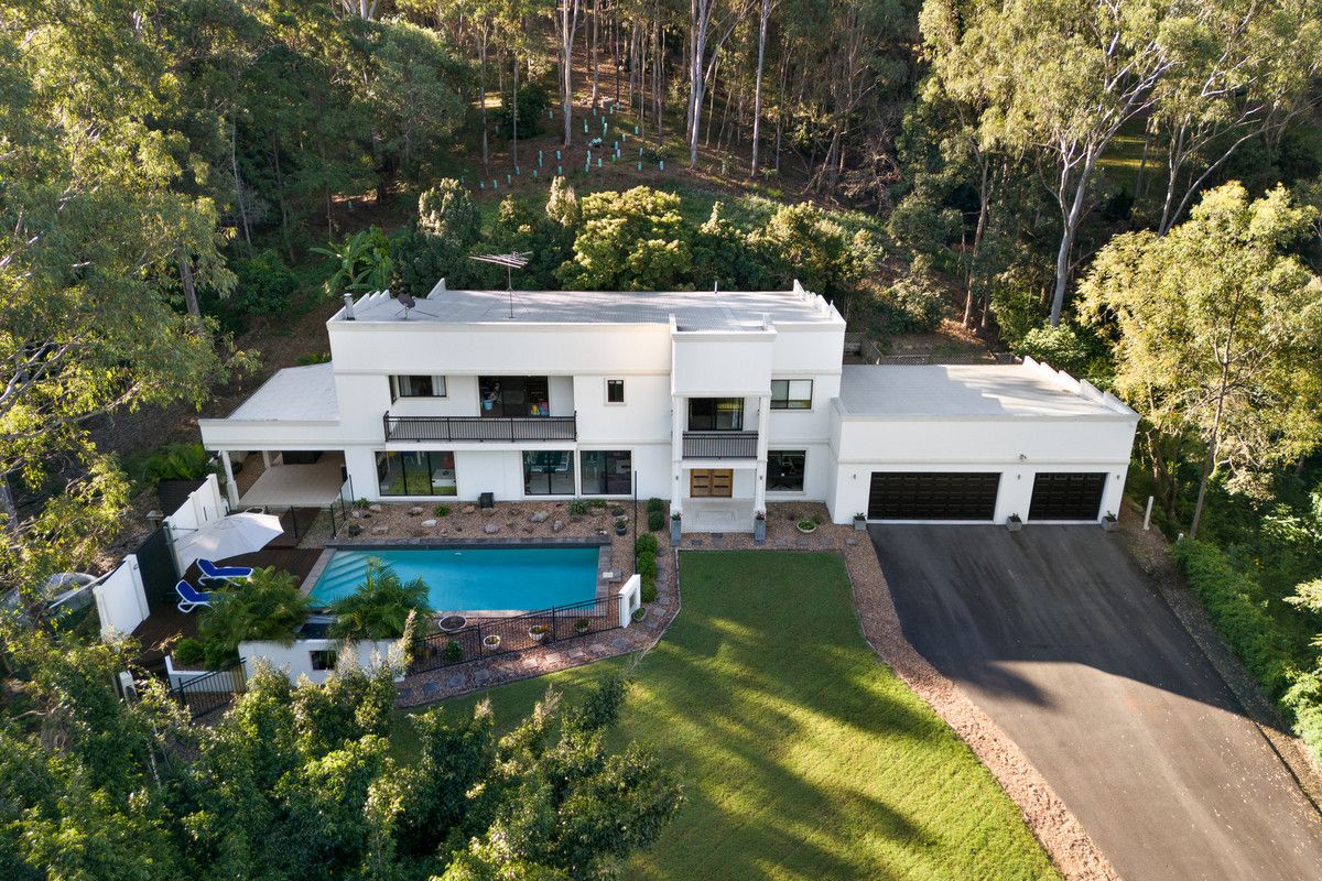 6 bedrooms House in 117 Huntingdale Street PULLENVALE QLD, 4069