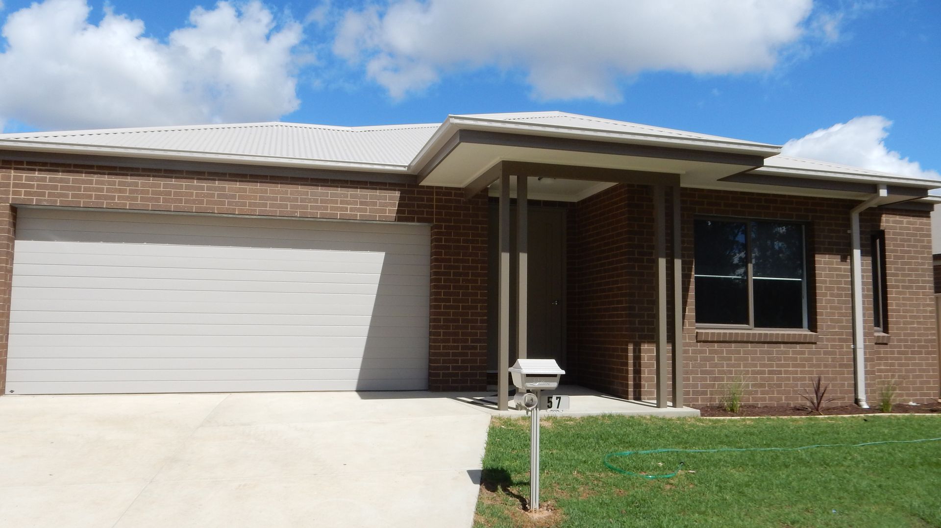 57 Axford Boulevard Wodonga Vic 3690 House For Rent 451 488 Domain