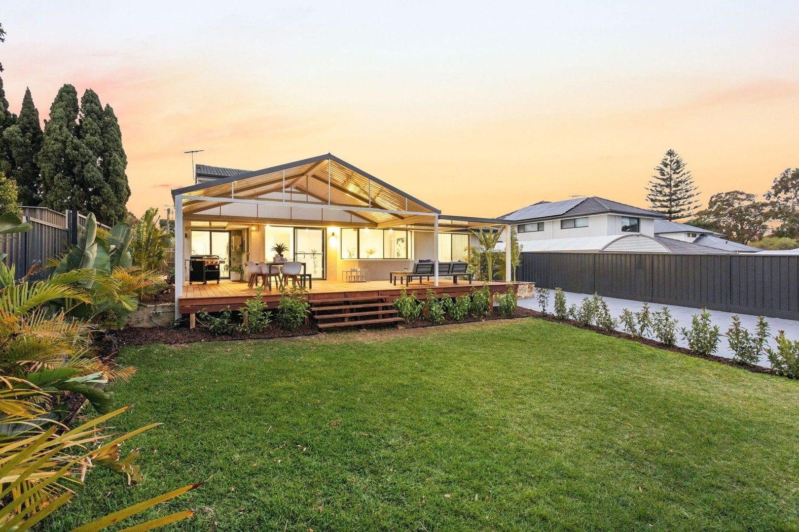 5 bedrooms House in 24 WARWICK ROAD MARMION WA, 6020