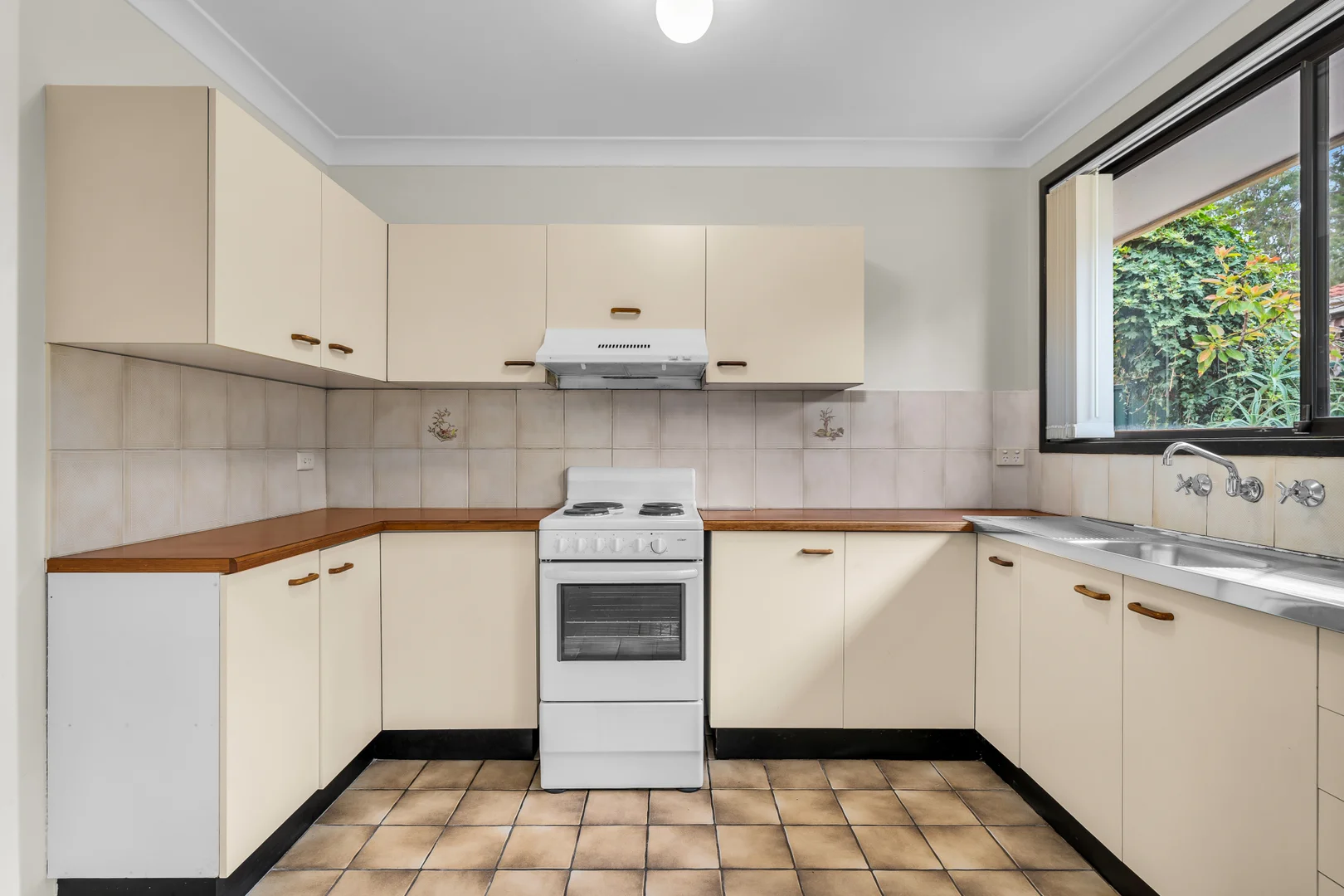 Additional image 4 of 5/196-200 Harrow Road, Glenfield NSW 2167