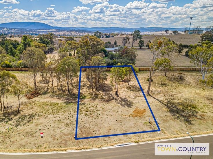 20 Campbell Parade, Armidale NSW 2350, Image 0