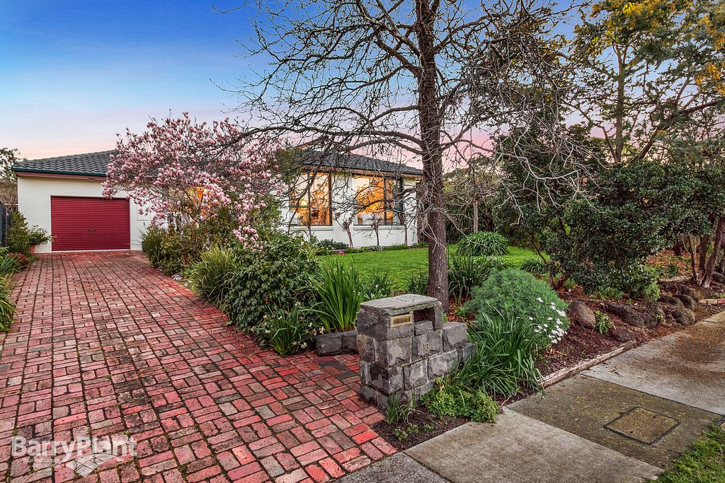 13 Fairlawn Place, Bayswater VIC 3153, Image 0