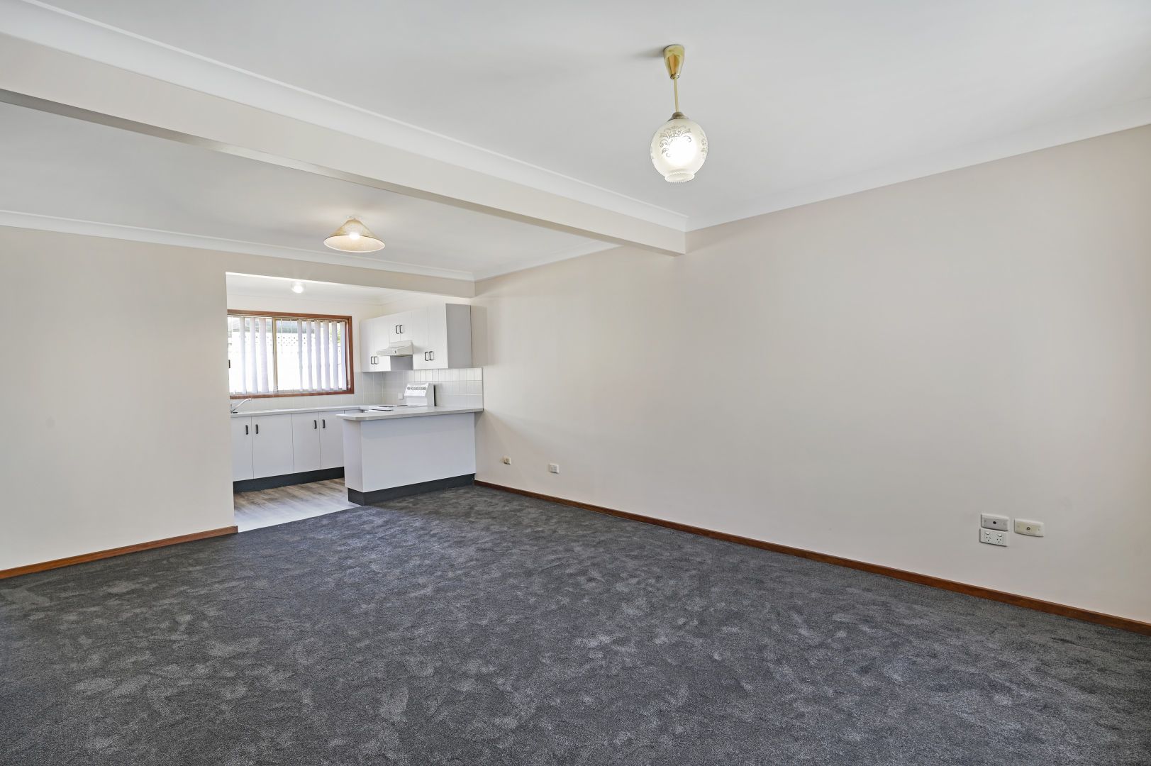 1/4 Emily Street, Marks Point NSW 2280, Image 2