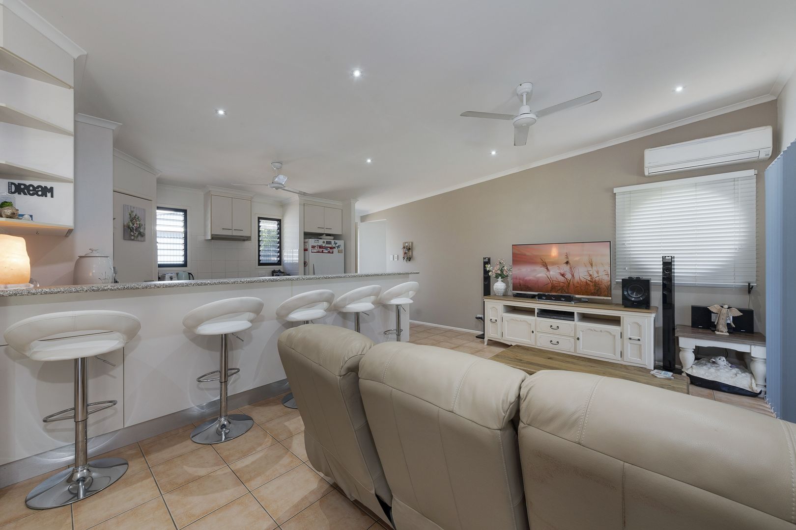 7 Sea Eagle Close, Moore Park Beach QLD 4670, Image 2