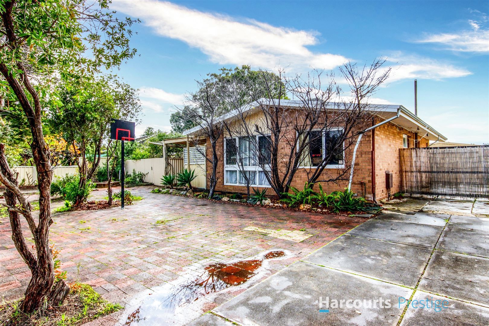 3 bedrooms House in 159 Third Avenue KELMSCOTT WA, 6111