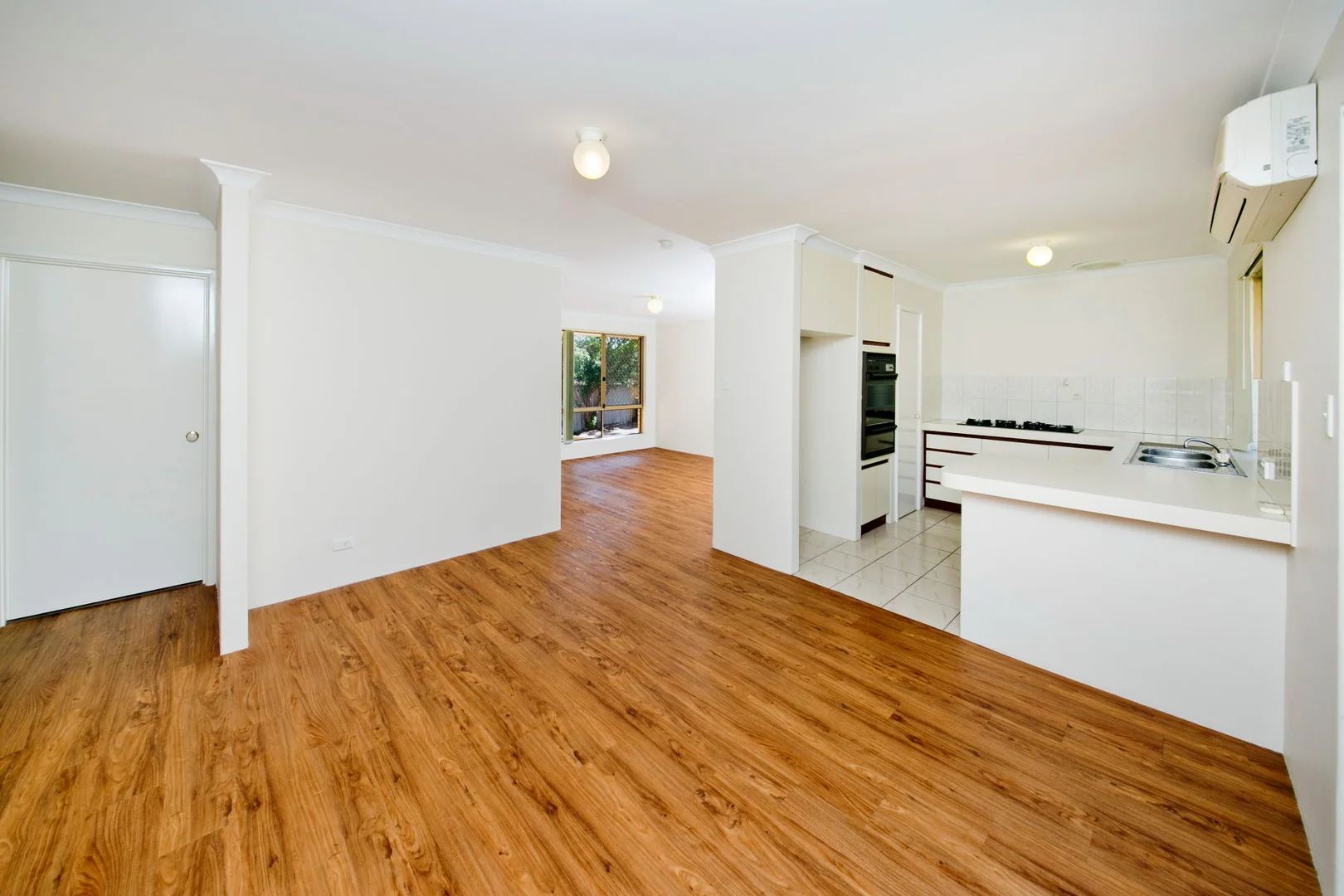 Additional image 3 of 2/76 Dover Road, Scarborough WA 6019