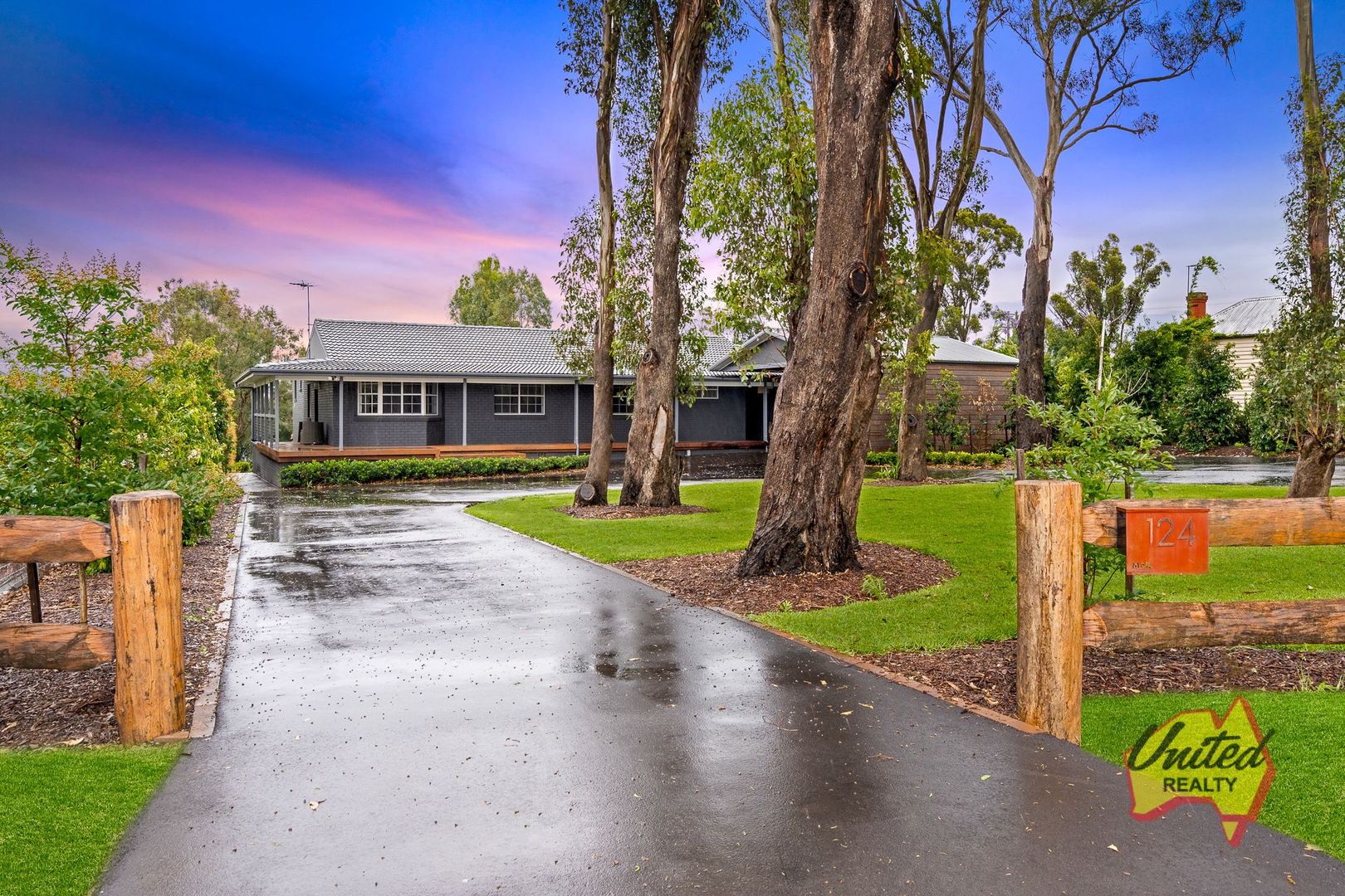 124 The Old Oaks Road, Grasmere NSW 2570, Image 1