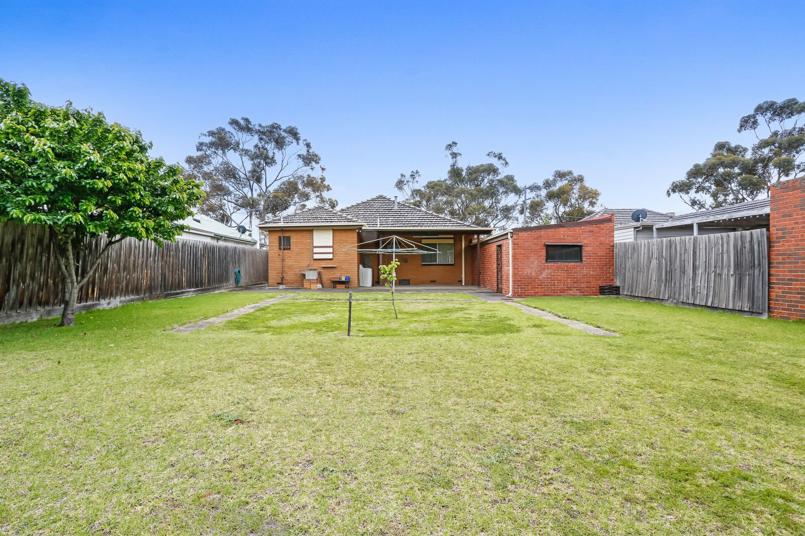 19 First Avenue, Strathmore VIC 3041, Image 1