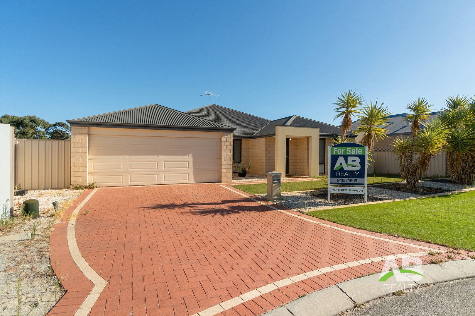 4 bedrooms House in 17 Nasidi Place SINAGRA WA, 6065