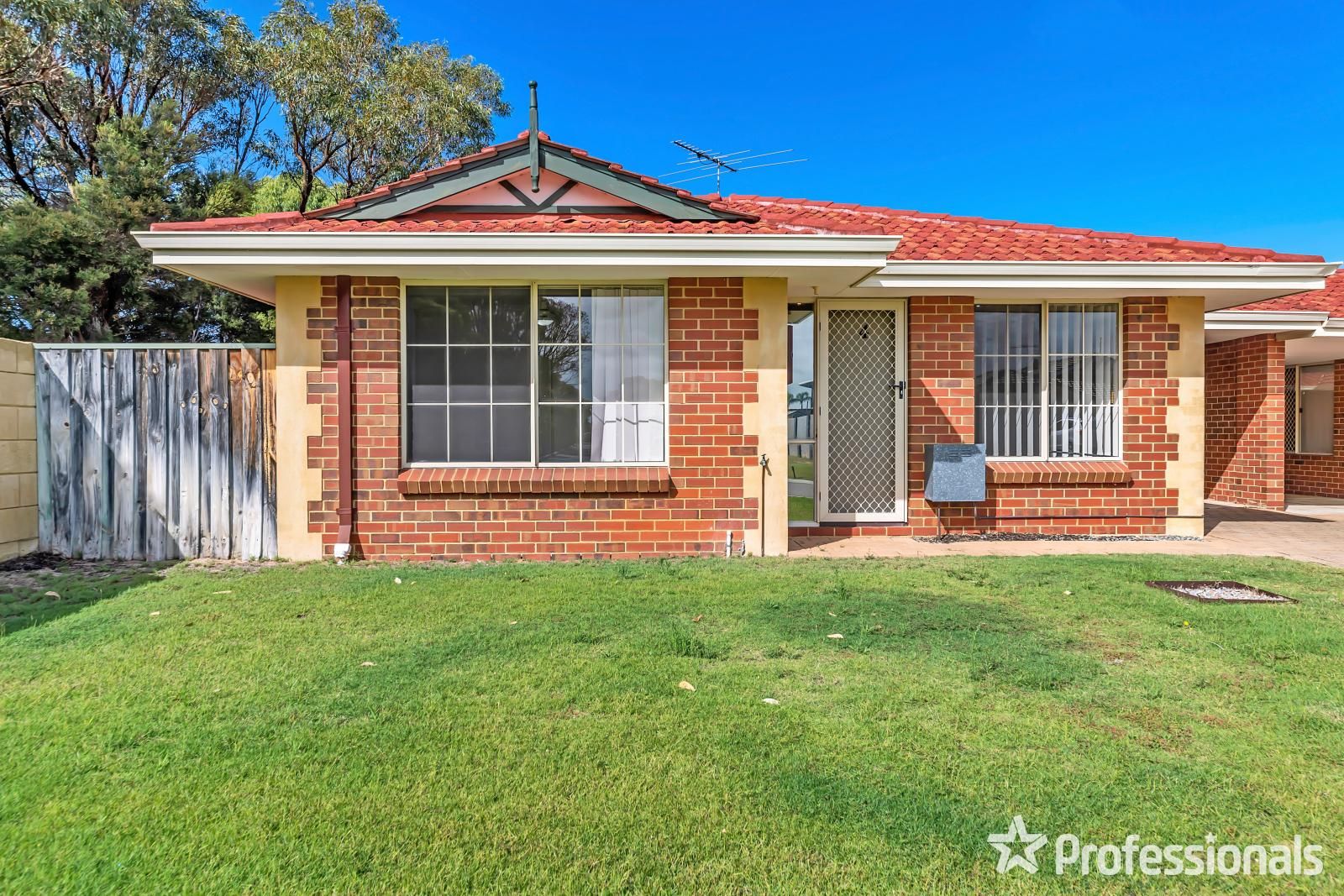 3 bedrooms Apartment / Unit / Flat in 4/25 Penang Loop WARNBRO WA, 6169