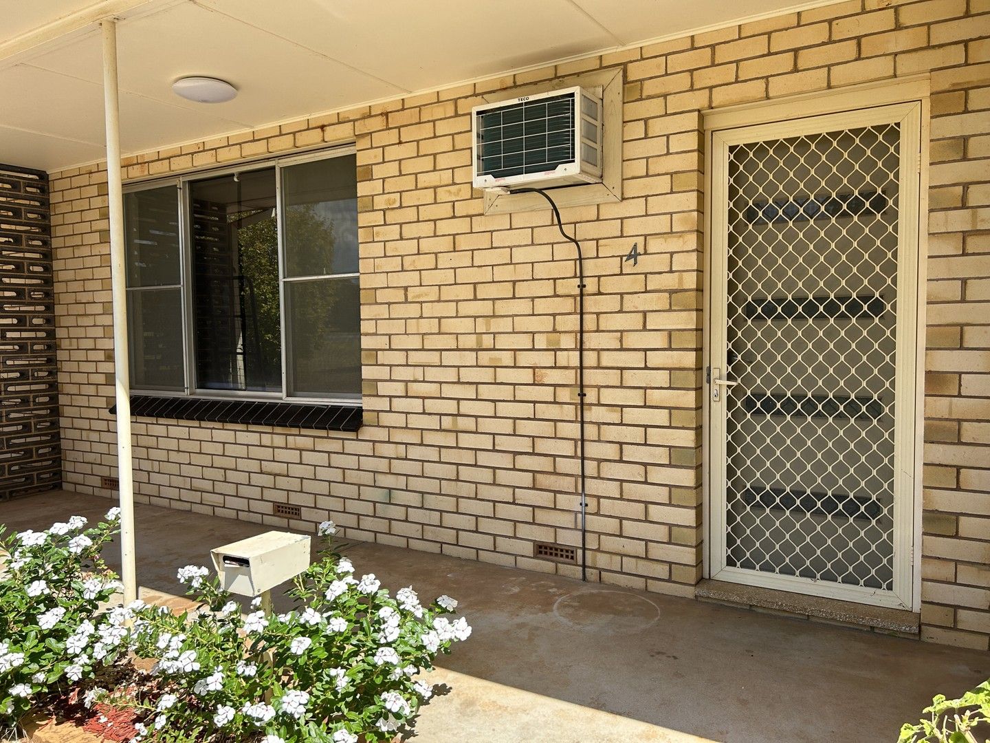 3/176 Cowabbie Street, Coolamon NSW 2701 Apartment For Rent 180