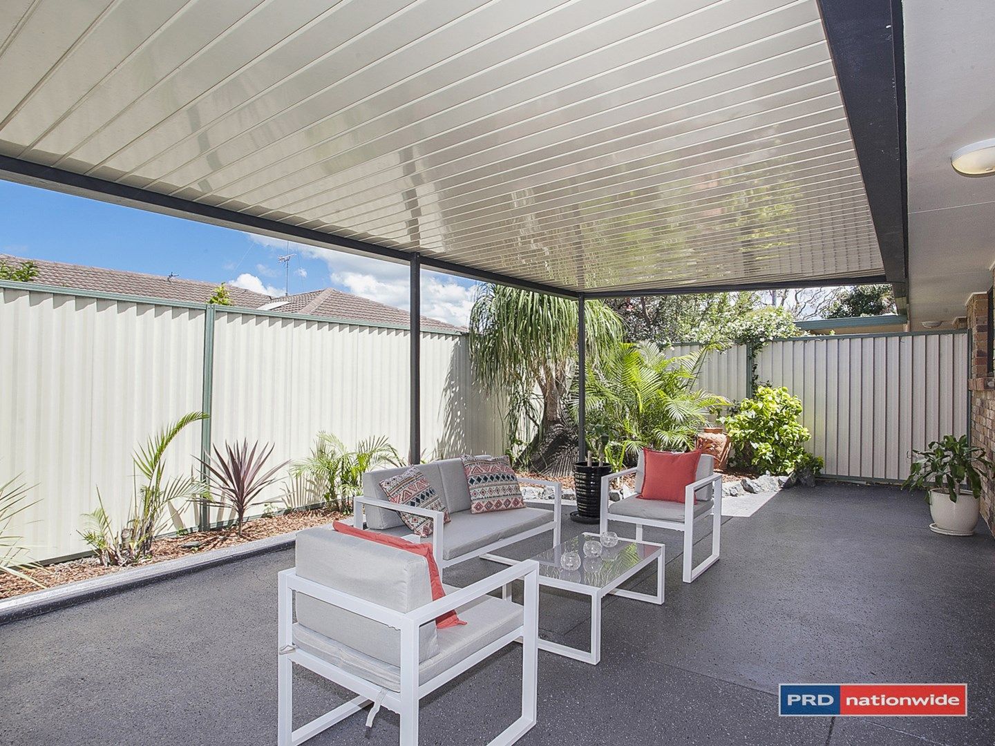 2/5 Greenleaf Close, Burleigh Waters QLD 4220, Image 0