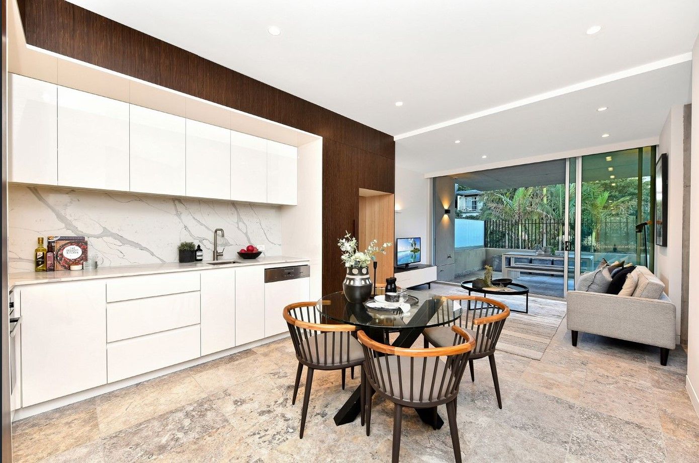 2 bedrooms Apartment / Unit / Flat in 204/208-210 Old South Head Road BELLEVUE HILL NSW, 2023