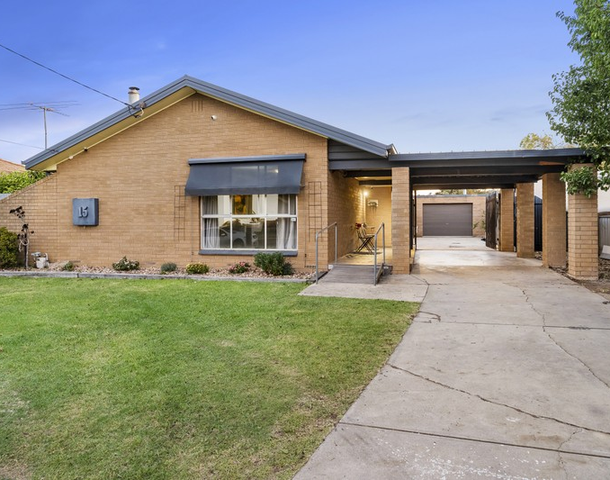 15 Tourmaline Drive, West Wodonga VIC 3690