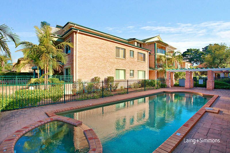 3 bedrooms Apartment / Unit / Flat in 3/1 Cheriton Avenue CASTLE HILL NSW, 2154